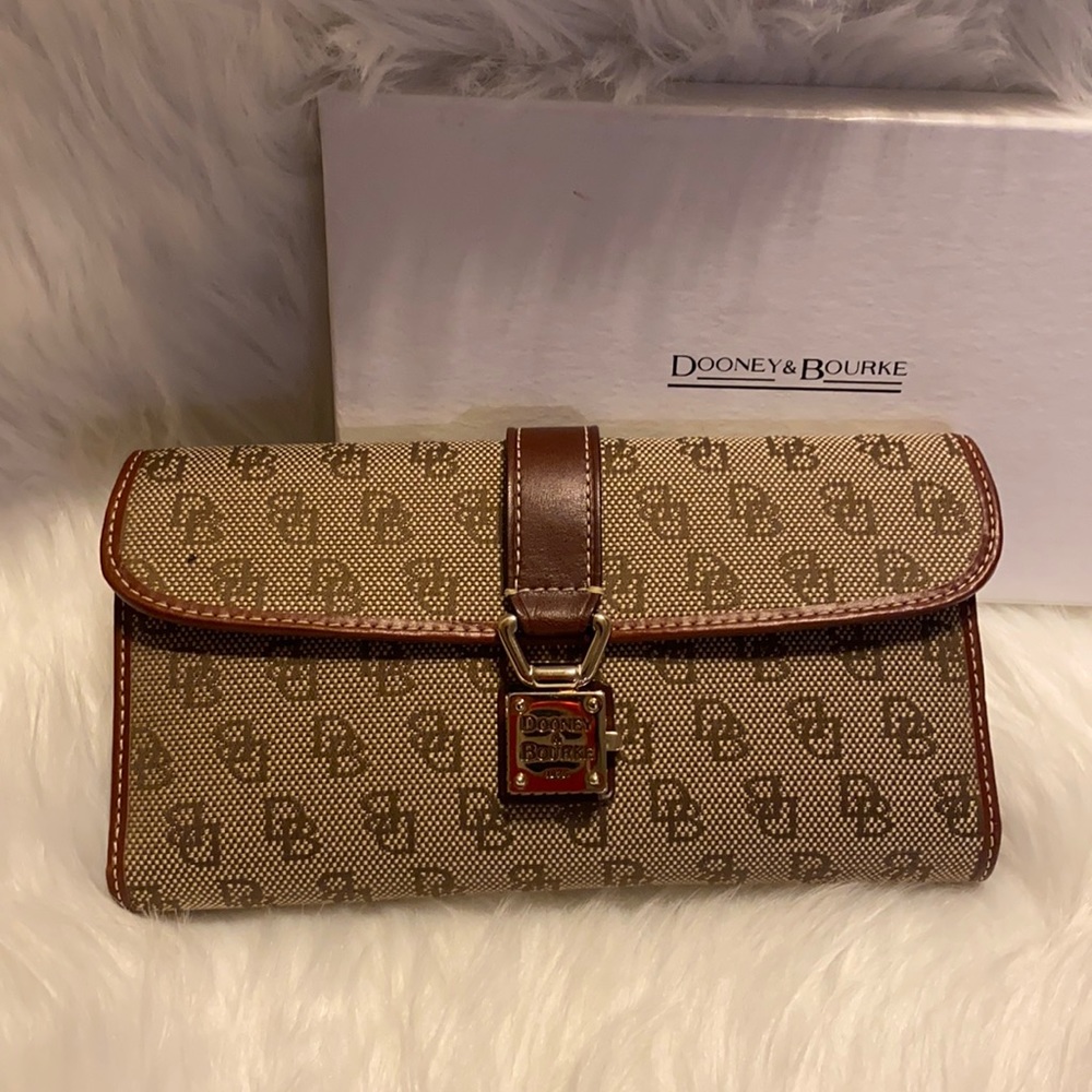 DOONEY BOURKE WALLET